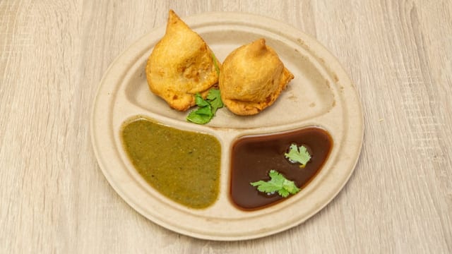 Jain Veg / Paneer Samosa.